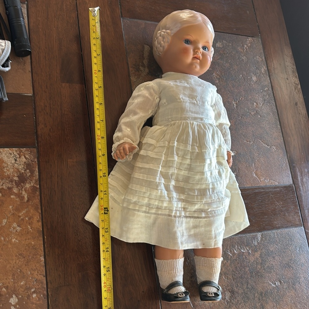 Vintage plastic Doll with inset blue eyes & original clothing & shoes - Picture 3 of 9